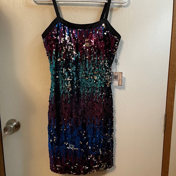 NWT Laundry by Shelli Multicolored Sequin Adjustable Straps Padded Dress Size 0 - Picture 1 of 9